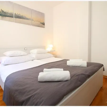 דירה Apartman Leda רוגוזניצה