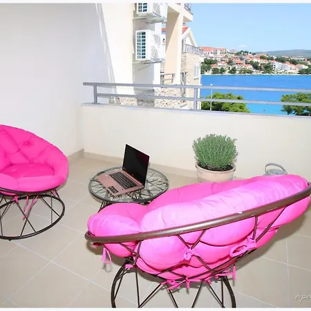דירה Apartman Leda רוגוזניצה