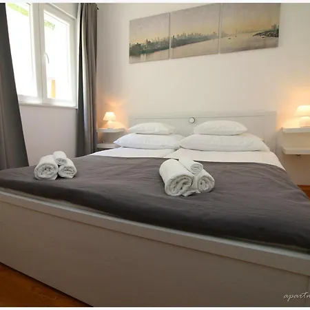 דירה Apartman Leda רוגוזניצה